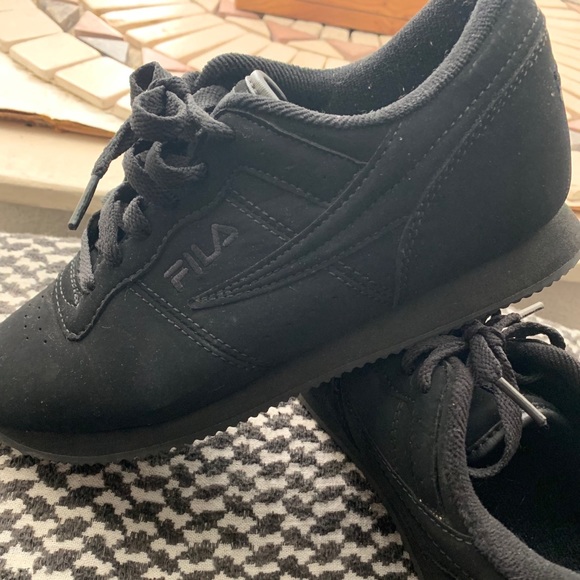 Fila Sneakers - Picture 1 of 12